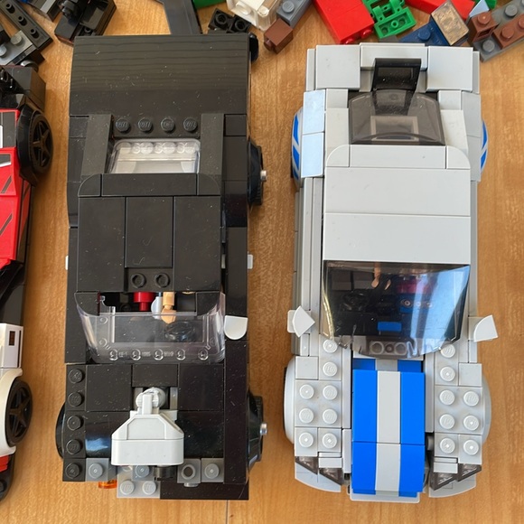 Huge Lego Race Car Set with Extras Legos - Picture 7 of 9